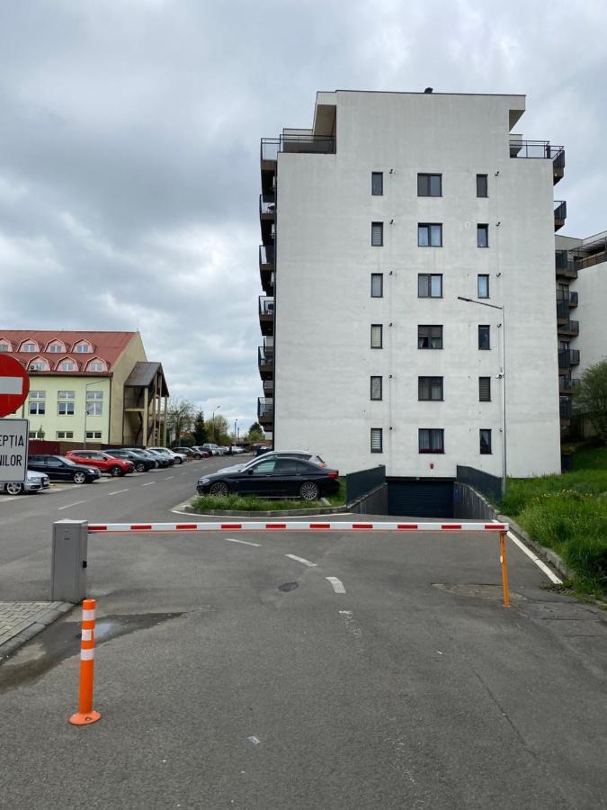Târgu-MureşApartament Gloriei 17アパートメント エクステリア 写真